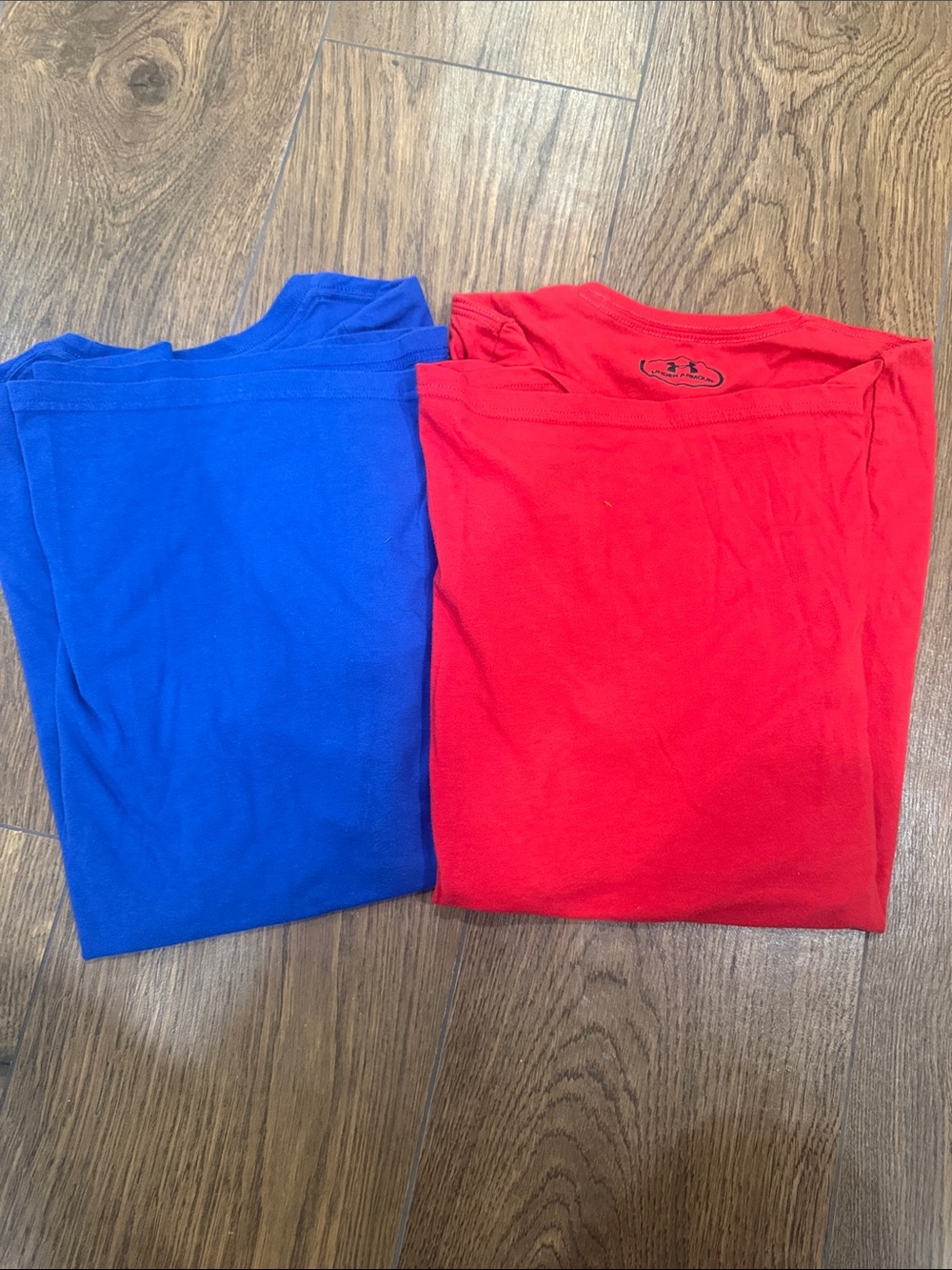 Men’s Under Armour Short Sleeve Logo Tees - Red & Blue size - Large - Picture 7 of 8